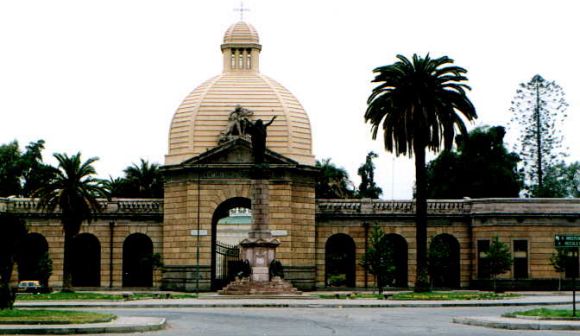 Chili: Cementario General - cemetery. Lithuanians at Great Millenium Peace Ride