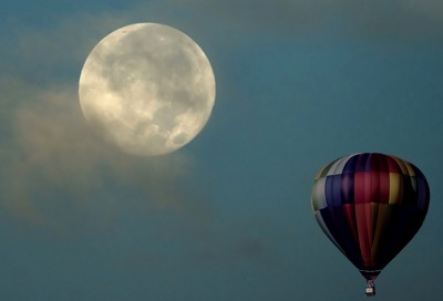 Moon and baloon