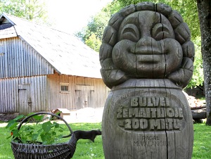 Paminklas bulvei Nasrenuose