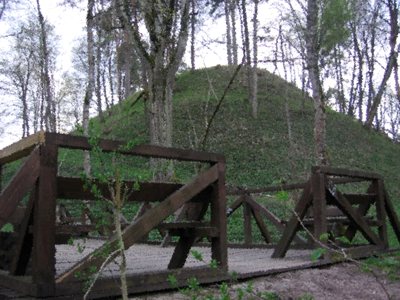 Auktadvario piliakalnis