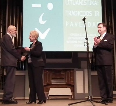 Grigui teikiamas apdovanojimas