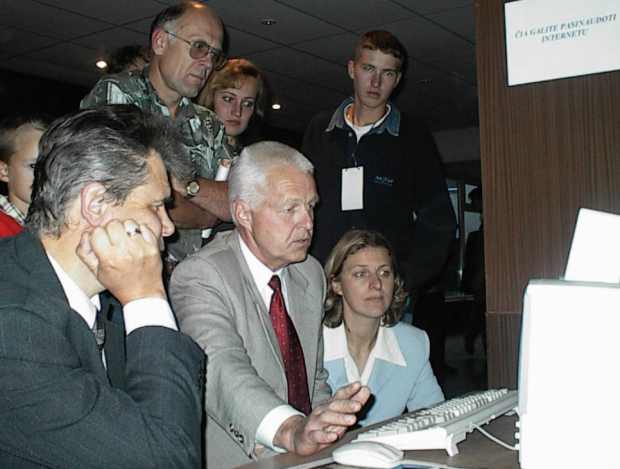 Centre: Bangimantas Starkus